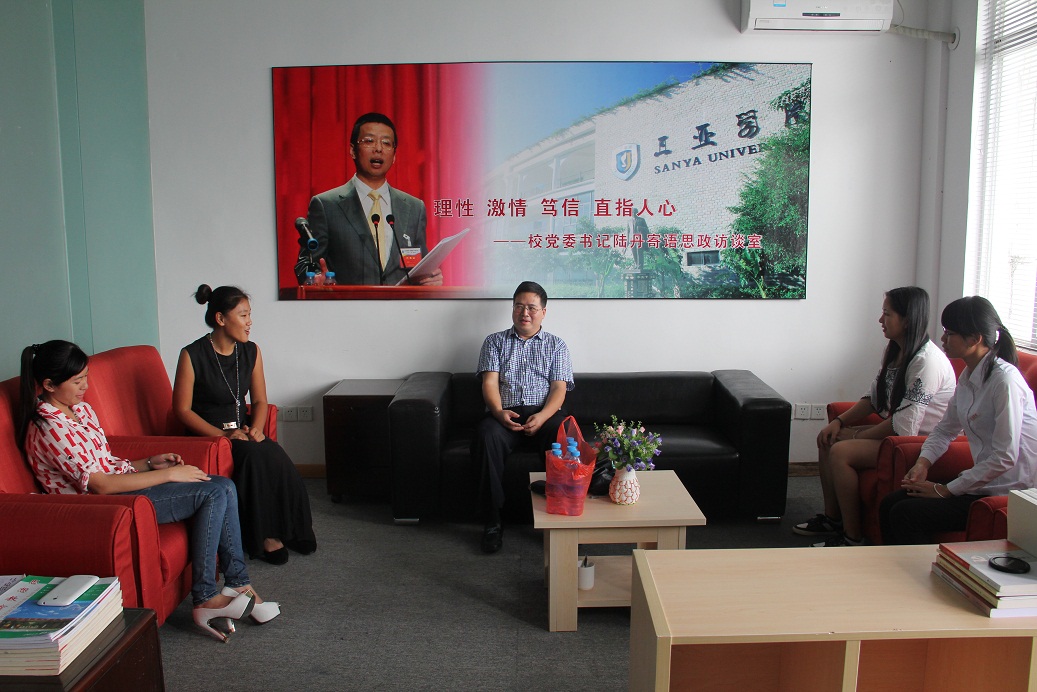 我院思政访谈室受同学追捧