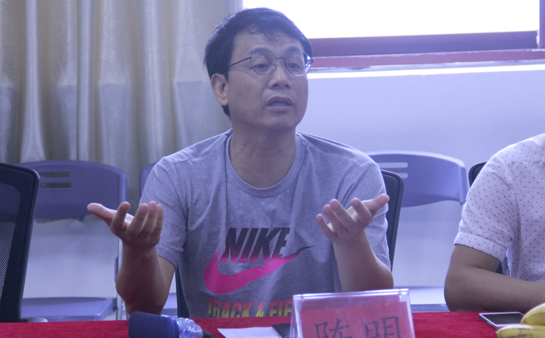 “南海青年学者论坛：政治儒学与政治现代性——批评与回应”在我院召开